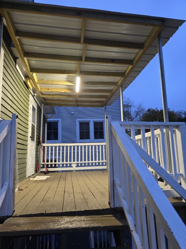 Building Photo - 36 King St