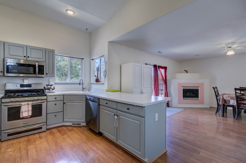 Building Photo - 523 W Hook Dr