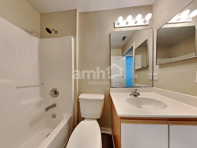 Building Photo - 3416 Lawn Tennis Dr