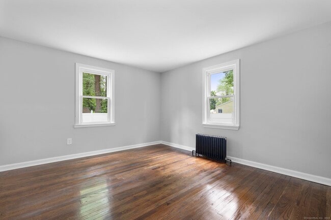 Building Photo - 17 Brookdale Ave