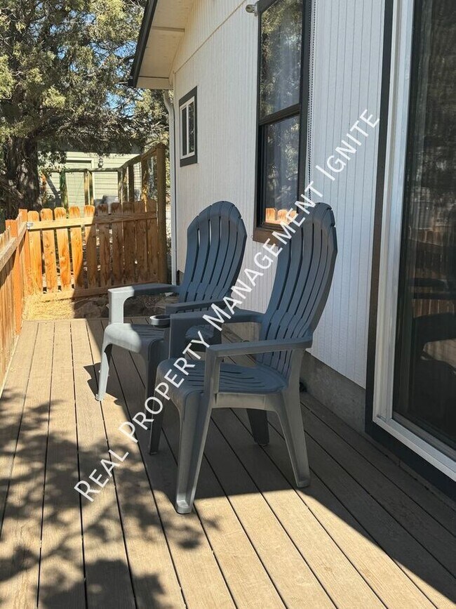 Building Photo - 65601 US-20