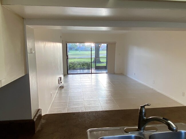 Building Photo - 12962 Briarlake Dr