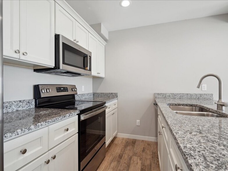 Building Photo - 7028 Thunder Vly Dr