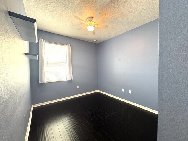 Building Photo - 920 Lost Grove Cir