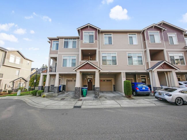 Primary Photo - Peaceful 3bed, 2.5 bath townhouse in Renton