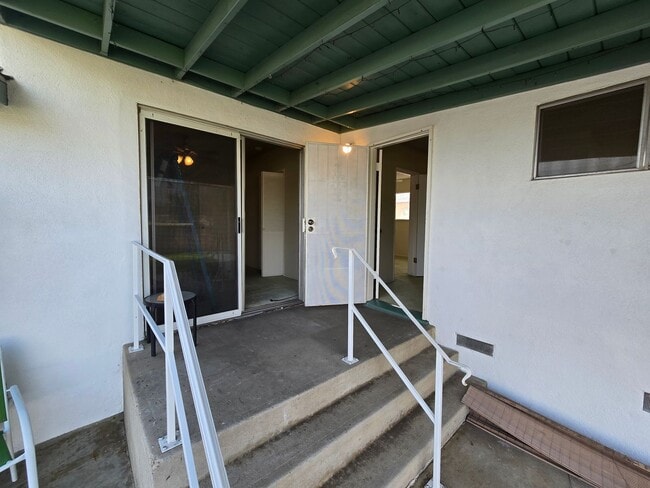 Building Photo - Classic 3 Bed, 2 Bath Home on Large Lot