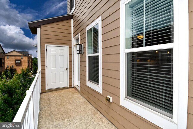 Building Photo - 20739 Heron Landing Dr