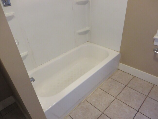 Building Photo - 1125 Wilt St