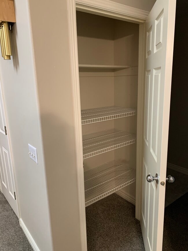 Building Photo - 325 E 100 S