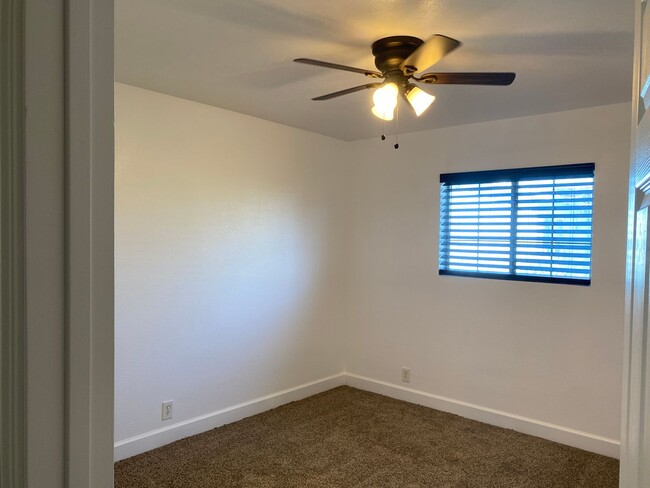 Building Photo - Single story 4 Bedroom for Lease Jurupa Va...