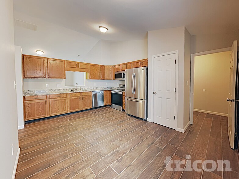 Building Photo - 2238 Leaf Dr