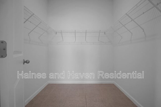 Building Photo - 456 Hennepin Lp