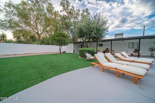 Building Photo - 11470 N 64th St