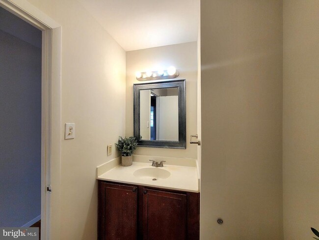 Building Photo - 702 W Edmonston Dr