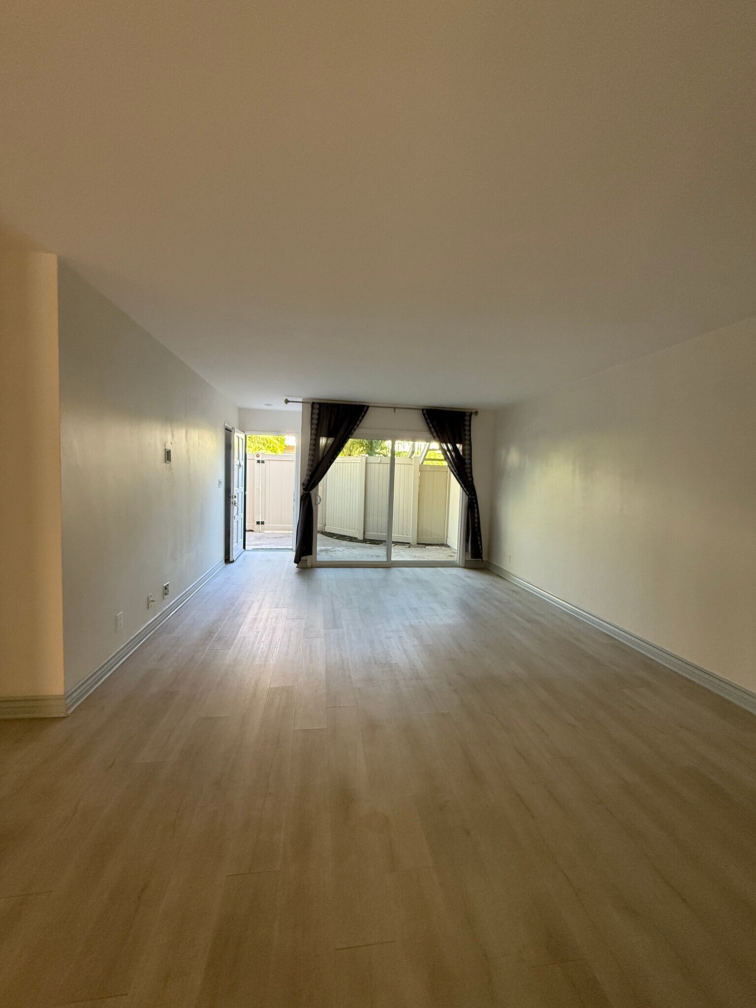 Building Photo - 1214 Rutland Rd