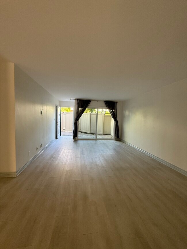 Building Photo - 1214 Rutland Rd