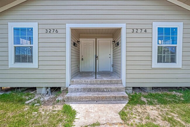 Building Photo - 3274 Reeves St