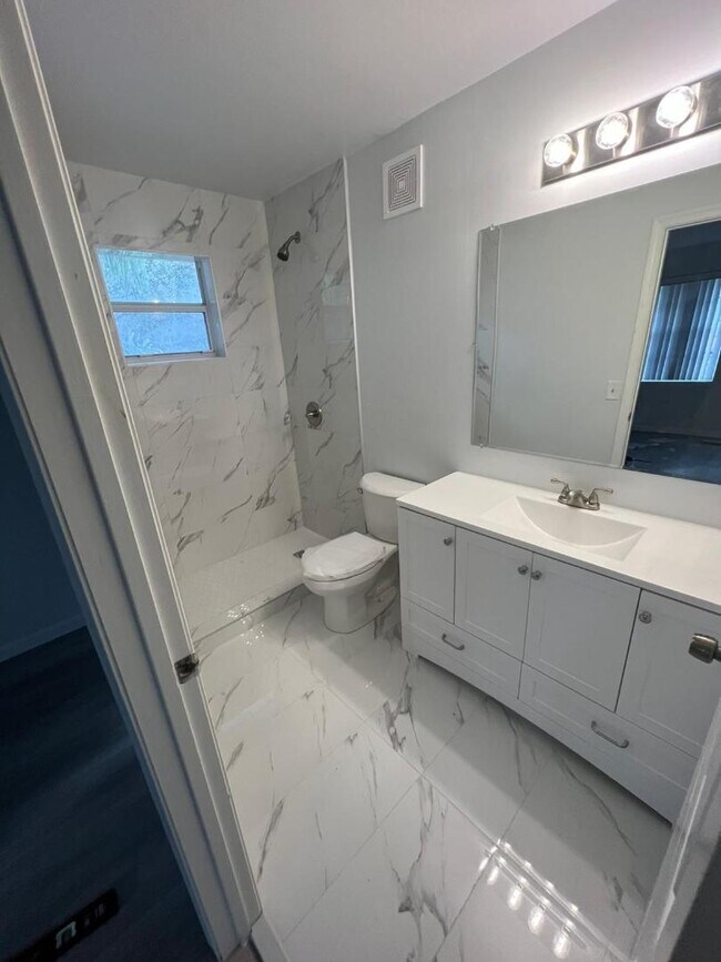 Building Photo - 4160 NW 67th Terrace