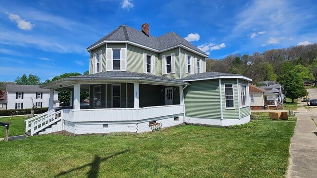 Building Photo - 23 Madison St