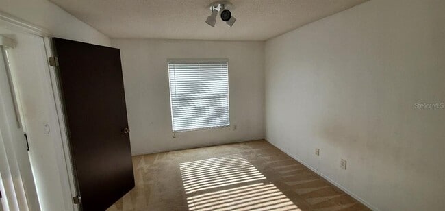 Building Photo - 14388 Island Cove Dr