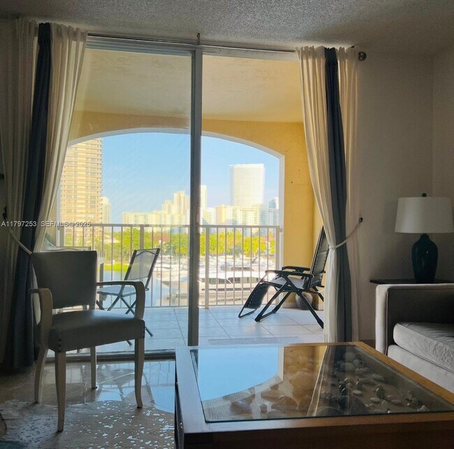 Building Photo - 19877 E Country Club Dr