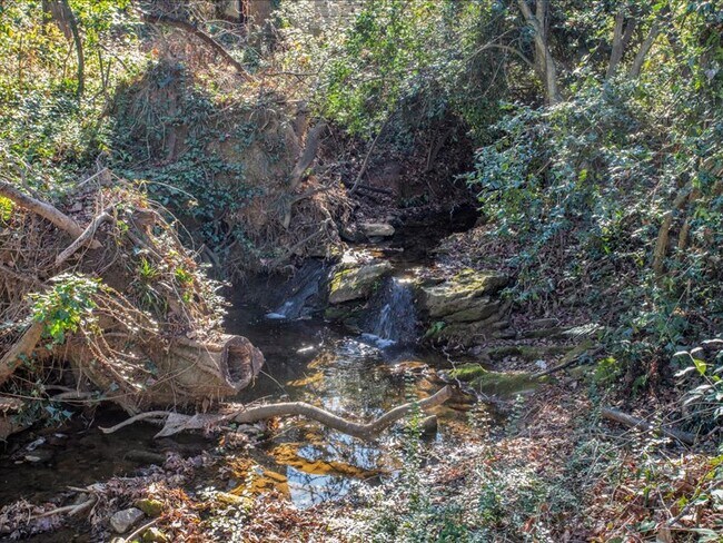 Building Photo - 109 Elcon Dr