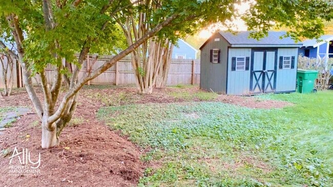 Building Photo - 2935 Lamkin Way