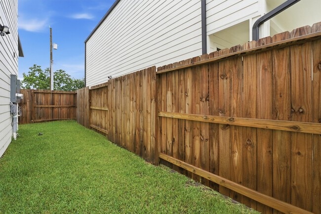 Building Photo - 3107 Grassmere St