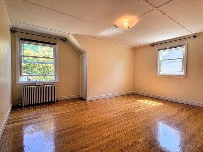 Building Photo - 19 Hillside Ave