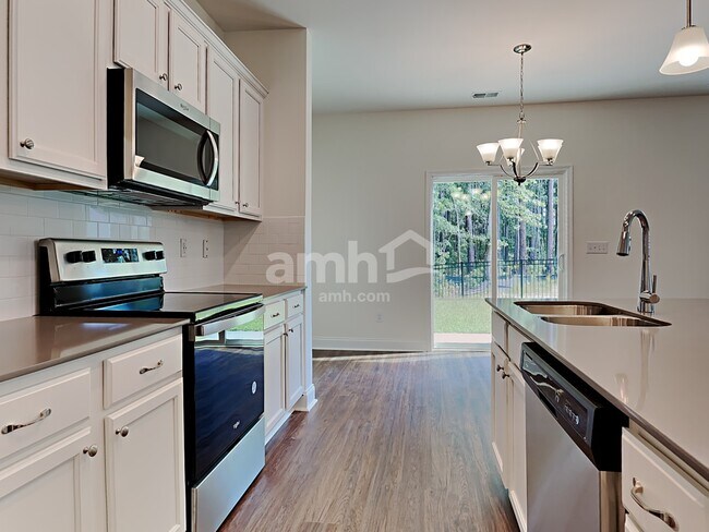 Building Photo - 302 West St