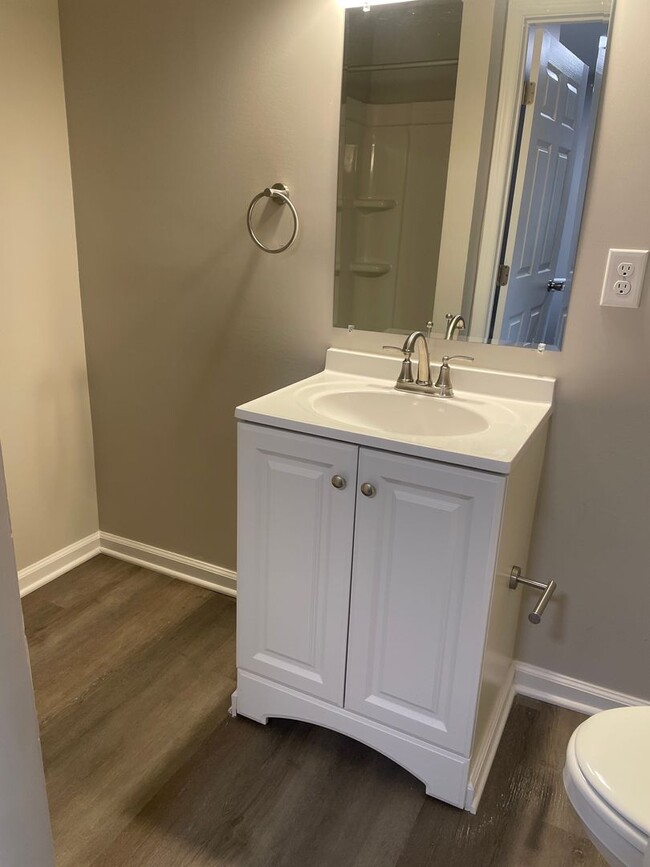 Building Photo - 816 Efird St