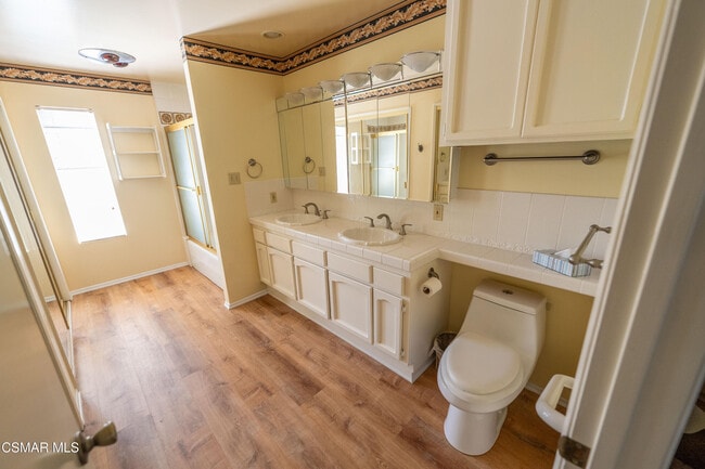 Building Photo - 5042 Llano Dr