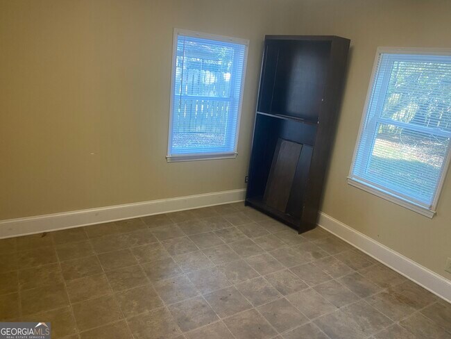 Building Photo - 155 Mimosa Dr