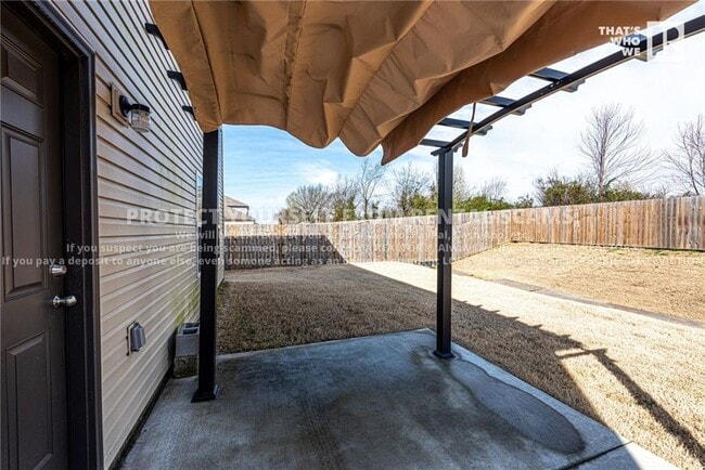 Building Photo - 2712 Wyandotte Ave