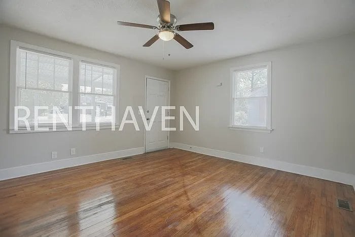 Building Photo - 207 Branham St