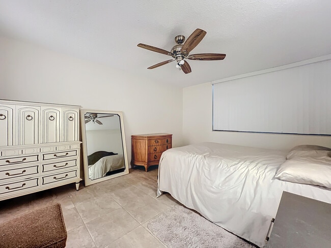 Building Photo - 4545 Luxemburg Ct