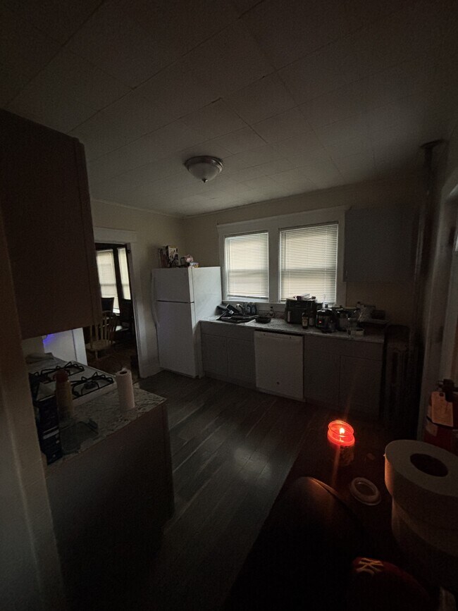 Building Photo - 61 Huntington St