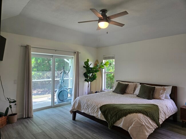 Building Photo - 9300 SE Eagle Ave