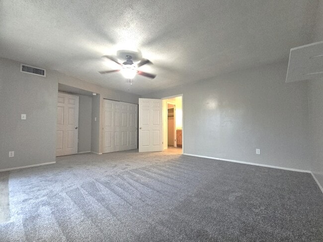 Building Photo - 3301 S Terrace Rd