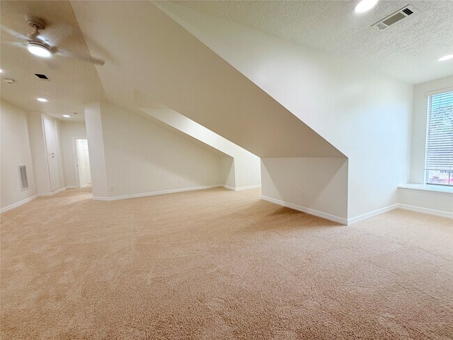 Building Photo - 25047 Northampton Forest Dr