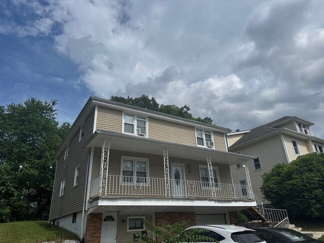 Primary Photo - 72 Longfellow Rd