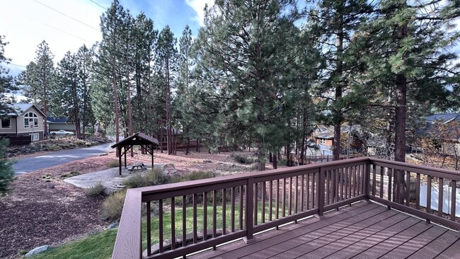 Building Photo - Sign your lease by December 31st and enjoy a $1,000 rent discount applied at move-in!