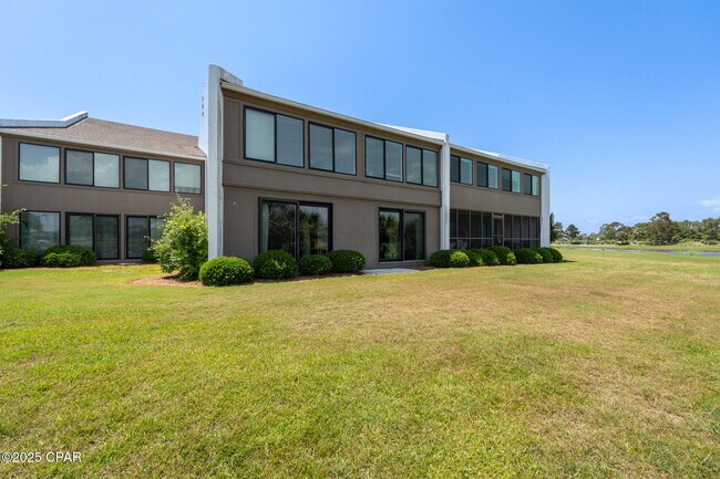 Building Photo - 4725 Bay Point Rd