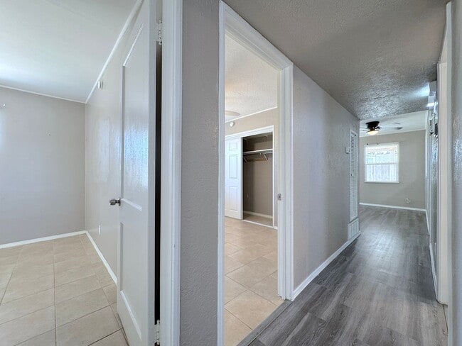 Building Photo - East/Central El Paso 3bed/1bath Refrig A/C with Outdoor Kitchen Oasis!