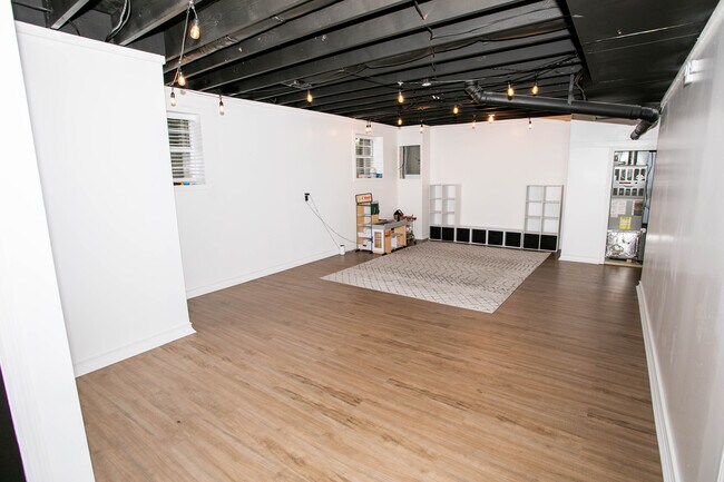 Building Photo - 1412 Chert Pit Rd