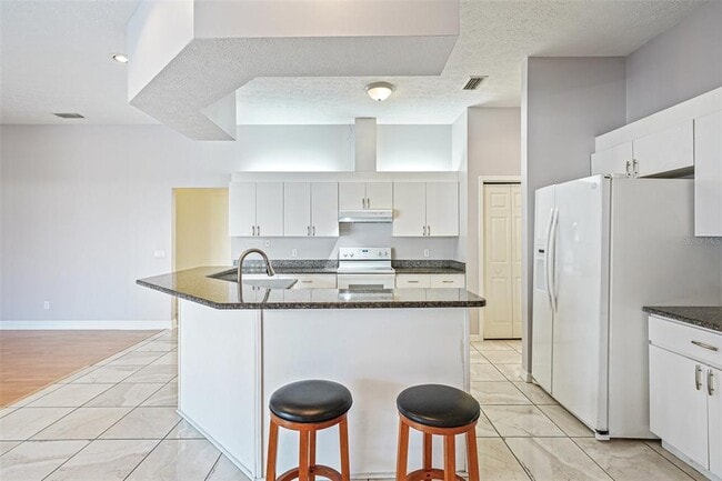 Building Photo - 918 Academy Dr