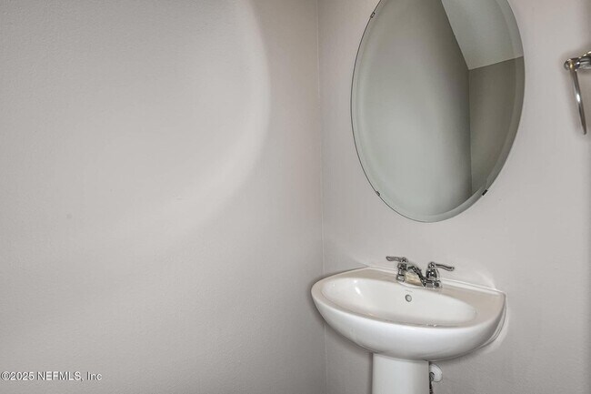 Building Photo - 10654 Towns Wy