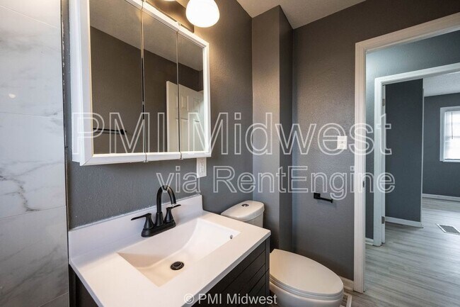 Building Photo - 6056 E 16th St