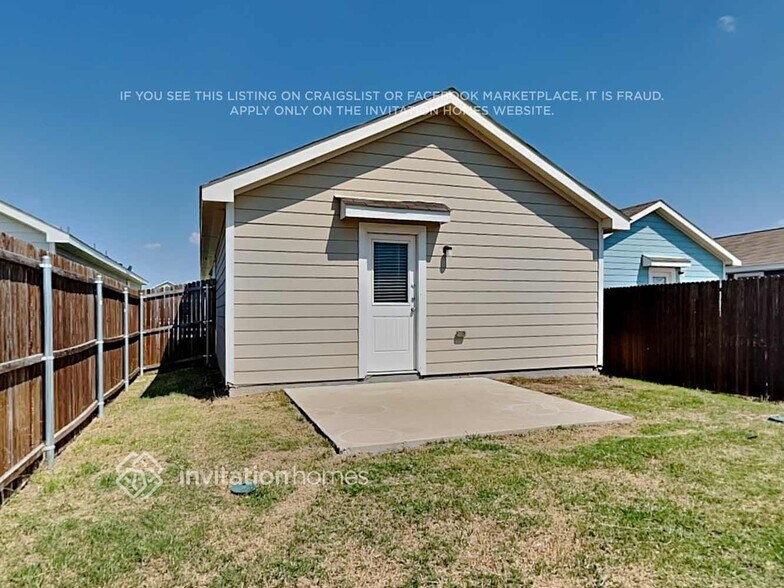 Building Photo - 121 Br Vlg Wy