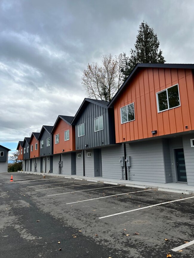 Building Photo - Brand New Ferndale Townhome - 3 bedroom, 2...